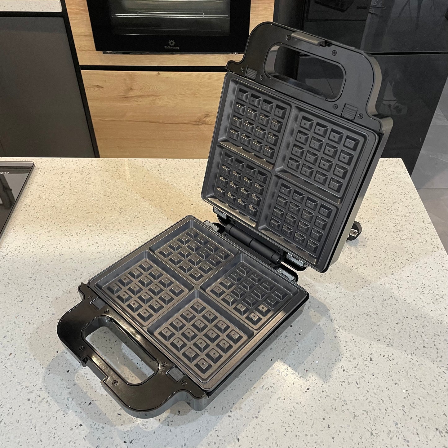 Sandwichera Grill 3 en 1 MM-1402